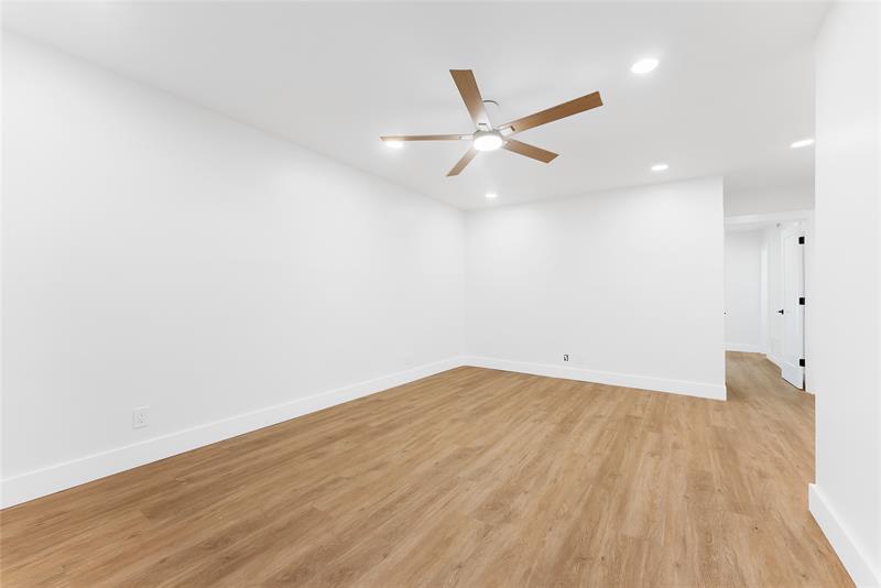 Image 7 of 15 For 1951 39th St  141