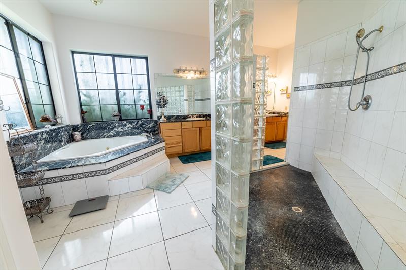 Image 38 of 41 For 2085 4th St  