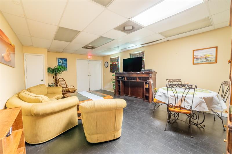 Image 67 of 73 For 2085 4th St  