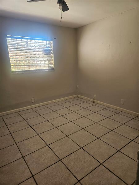 Image 4 of 5 For 656 16th Ave