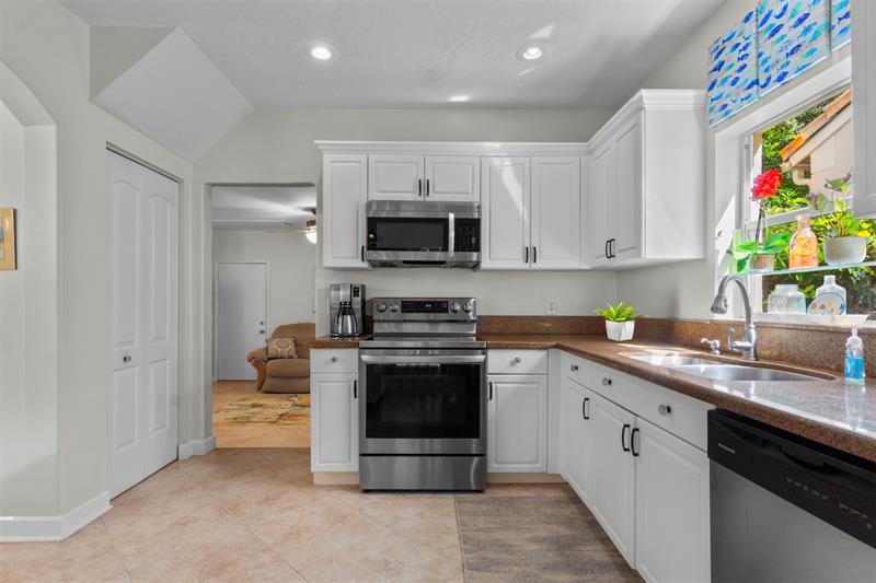 Image 10 of 52 For 3841 Jasmine Ln