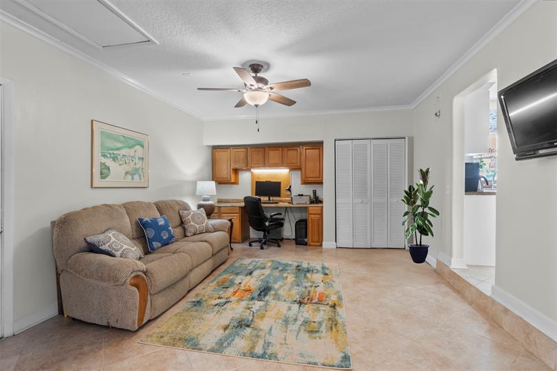Image 19 of 52 For 3841 Jasmine Ln