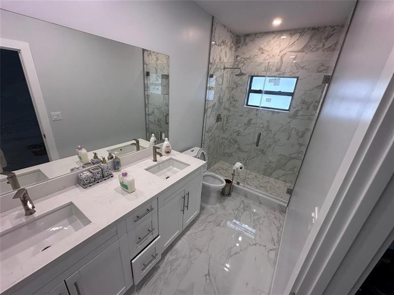 Image 7 of 9 For 2884 17th St