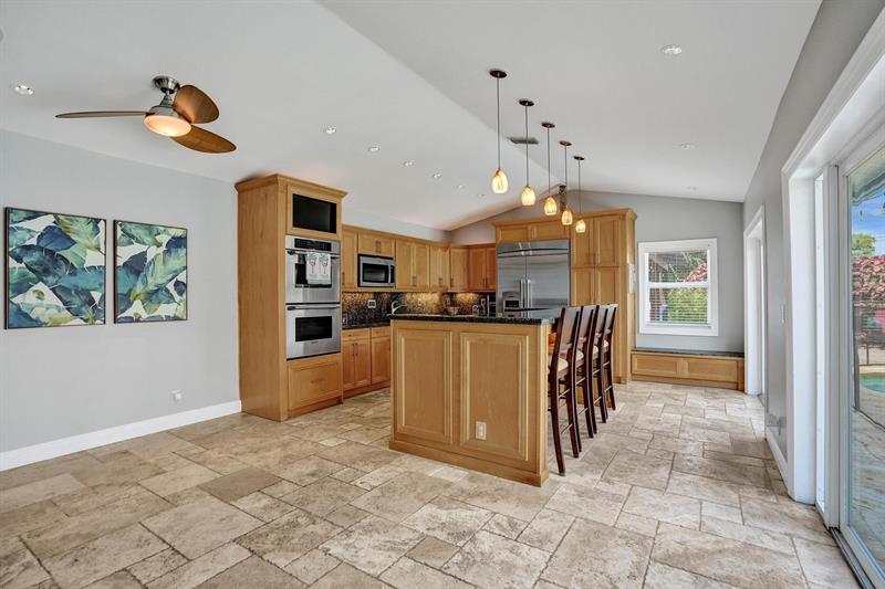 Image 16 of 91 For 6650 47th St