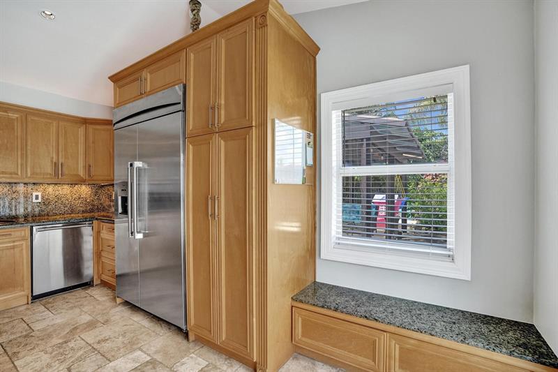 Image 21 of 91 For 6650 47th St