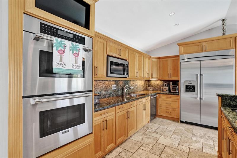 Image 8 of 91 For 6650 47th St