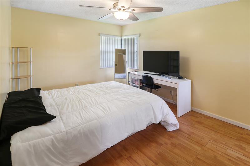 Image 19 of 23 For 5180 64th Dr