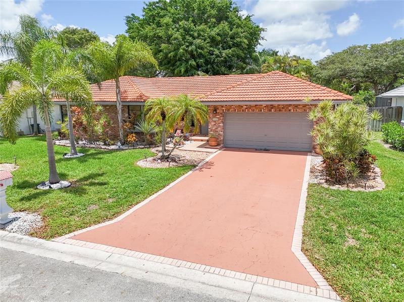 Image 3 of 23 For 5180 64th Dr