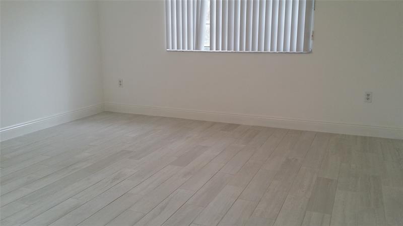 Image 10 of 18 For 5031 Wiles Rd  207