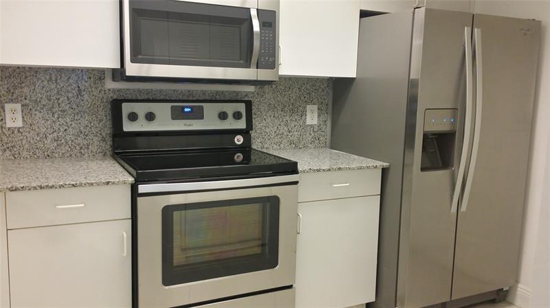 Image 6 of 18 For 5031 Wiles Rd  207