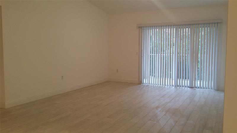 Image 7 of 18 For 5031 Wiles Rd  207
