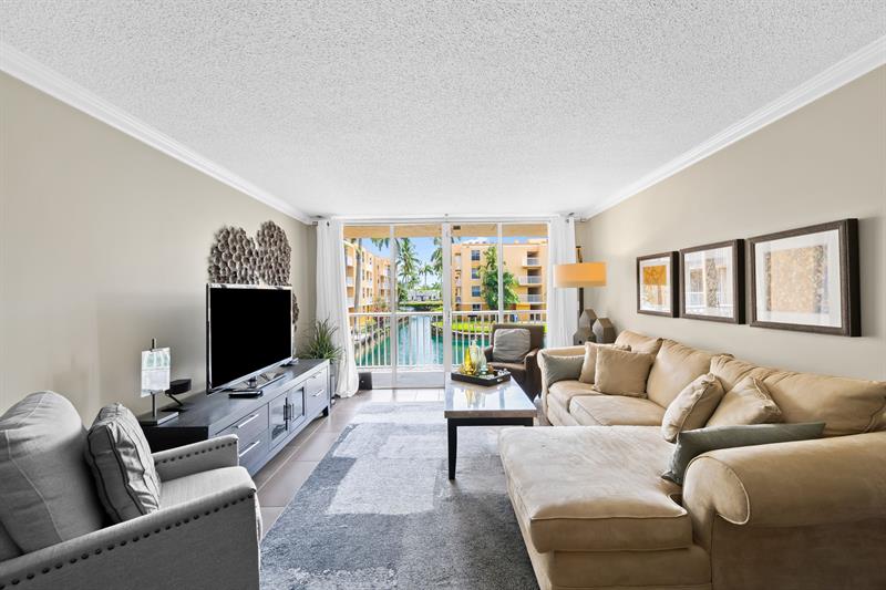 Image 8 of 14 For 1341 3rd Ave  206