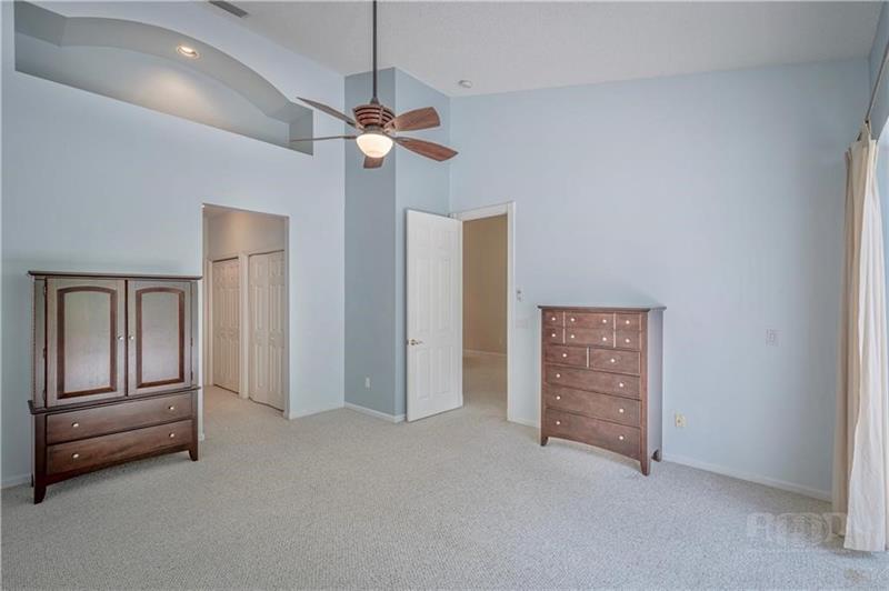 Image 19 of 56 For 676 Palm Aire Dr
