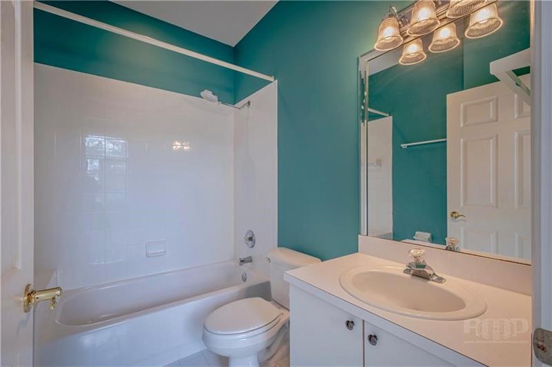 Image 27 of 56 For 676 Palm Aire Dr