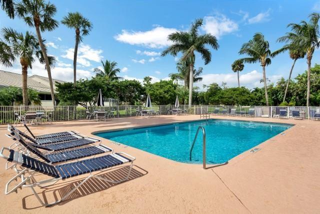 Image 50 of 56 For 676 Palm Aire Dr