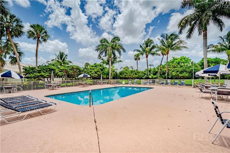 Image 52 of 56 For 676 Palm Aire Dr