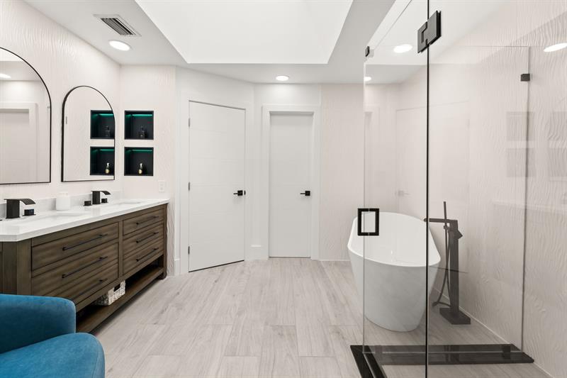 Image 11 of 31 For 2629 53rd Drive