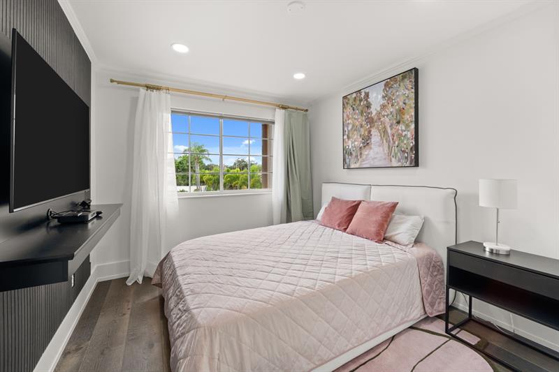 Image 19 of 31 For 2629 53rd Drive
