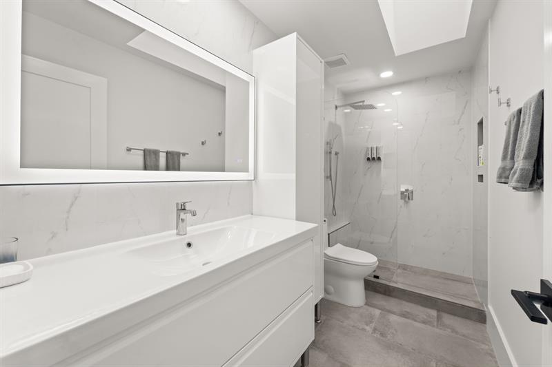 Image 20 of 31 For 2629 53rd Drive
