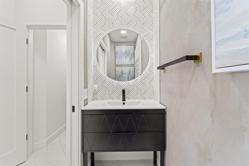 Image 22 of 31 For 2629 53rd Drive