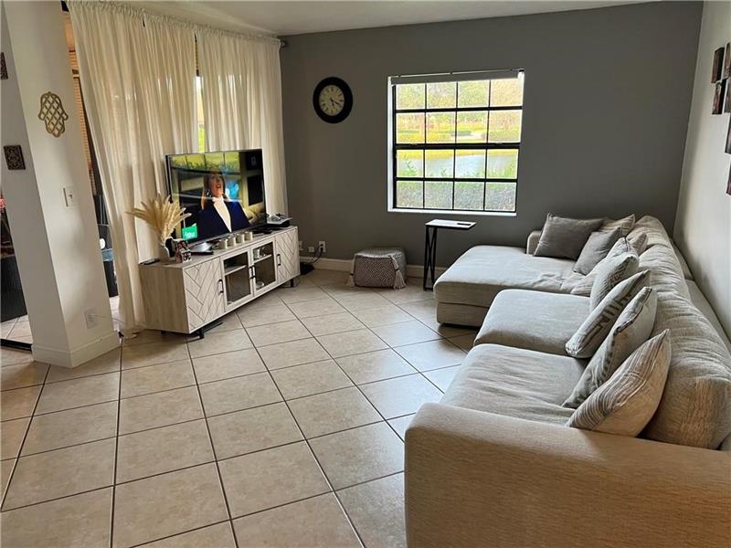 Image 3 of 10 For 10631 14th St  210