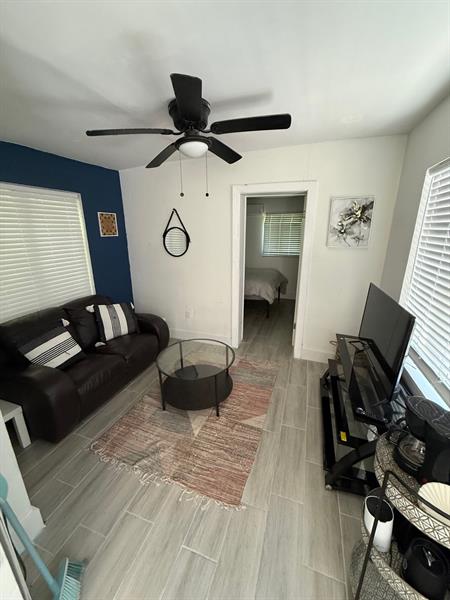 Image 21 of 25 For 55 47th St  