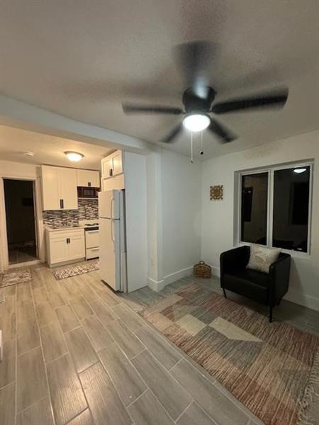 Image 22 of 25 For 55 47th St  