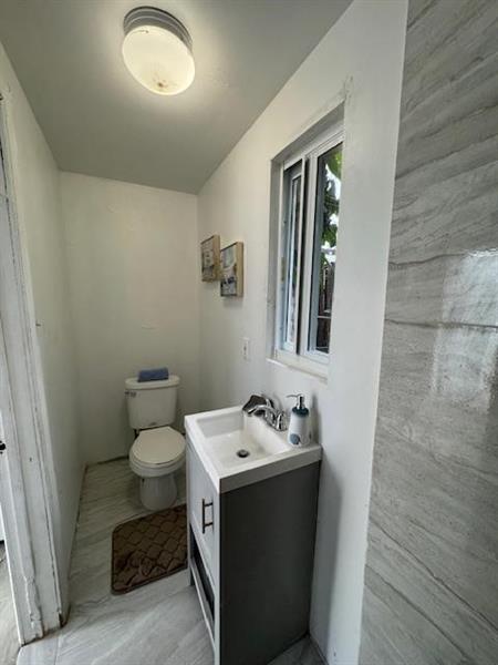 Image 23 of 25 For 55 47th St  