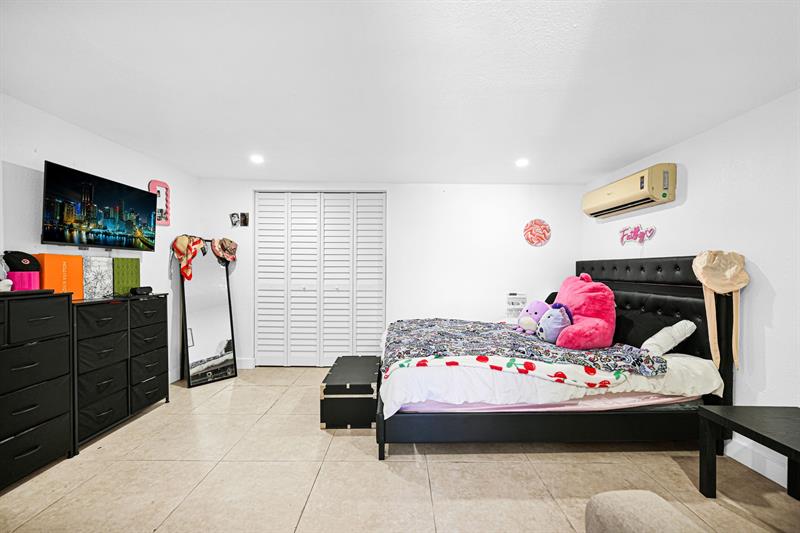 Image 36 of 61 For 2171 36th Ter