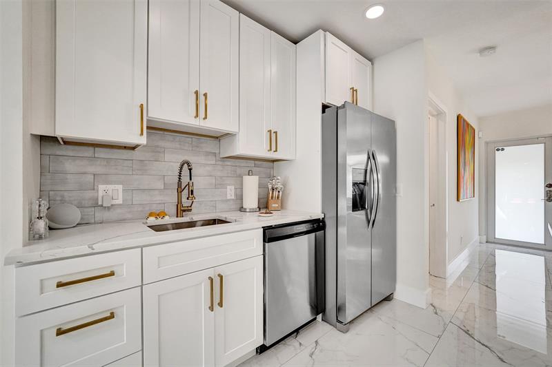 Image 21 of 85 For 539 25th St  