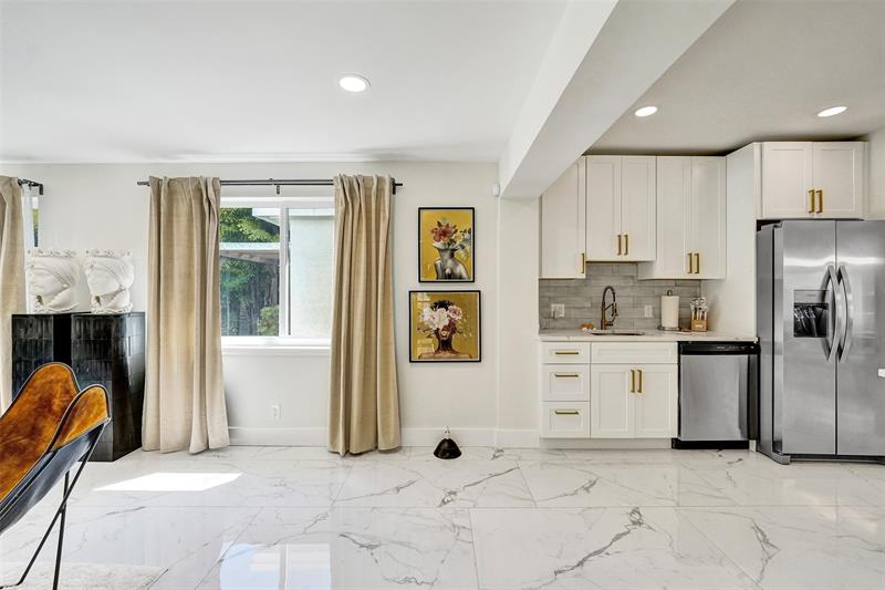 Image 35 of 85 For 539 25th St  
