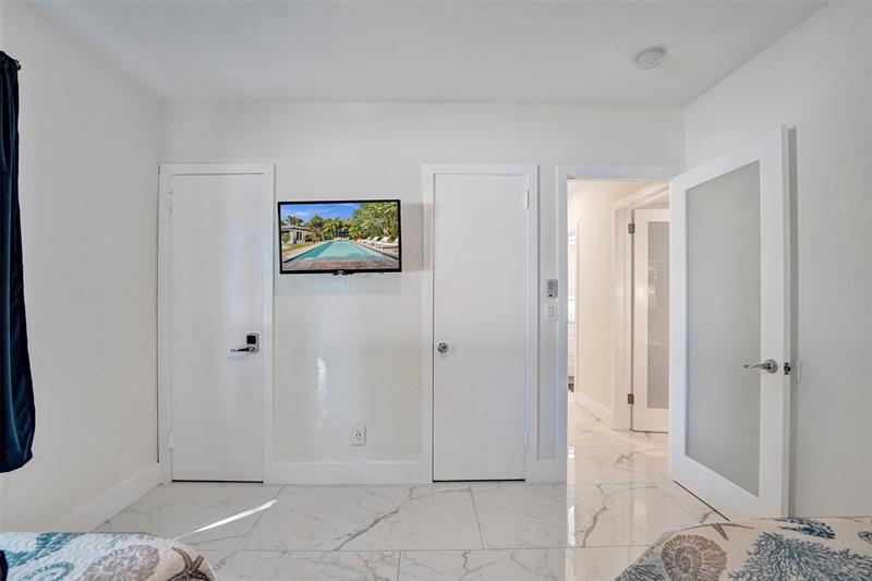 Image 41 of 85 For 539 25th St  