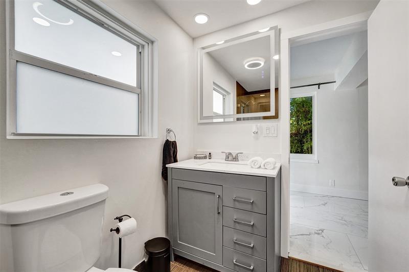 Image 44 of 85 For 539 25th St  