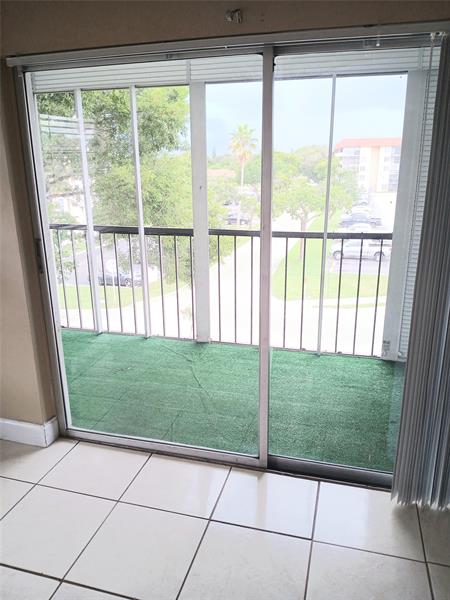 Image 13 of 15 For 4170 Inverrary Dr  412