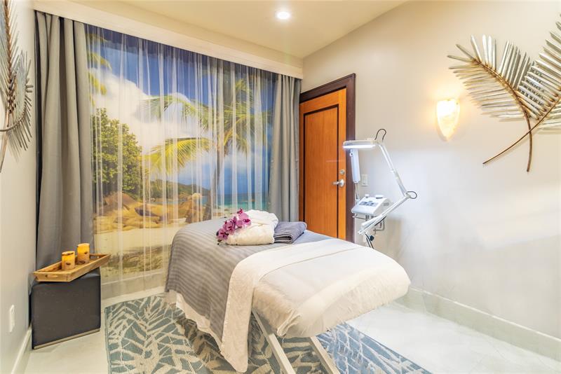 Image 31 of 47 For 610 Las Olas Blvd  1620n