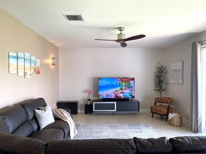Image 12 of 24 For 15552 54th Ct