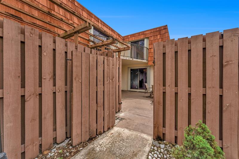 Image 30 of 35 For 8437 Coral Cir  8437