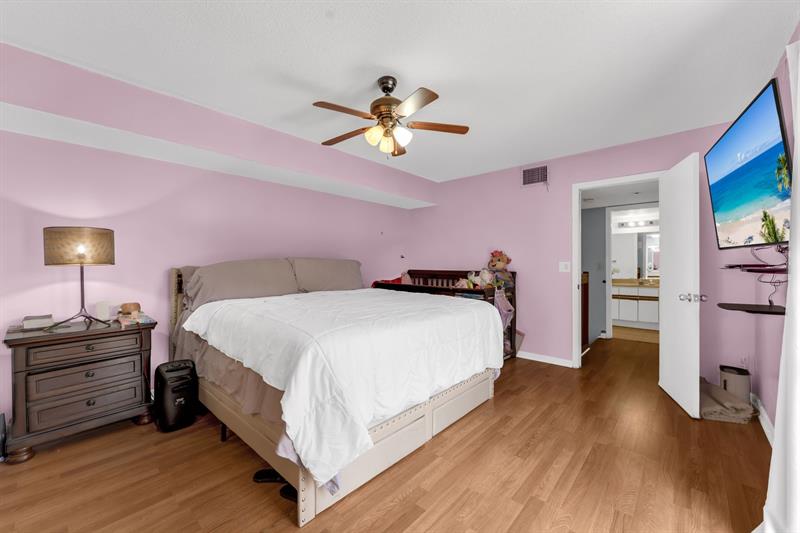 Image 34 of 35 For 8437 Coral Cir  8437