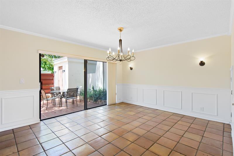 Image 10 of 25 For 3012 Willow Ln  263