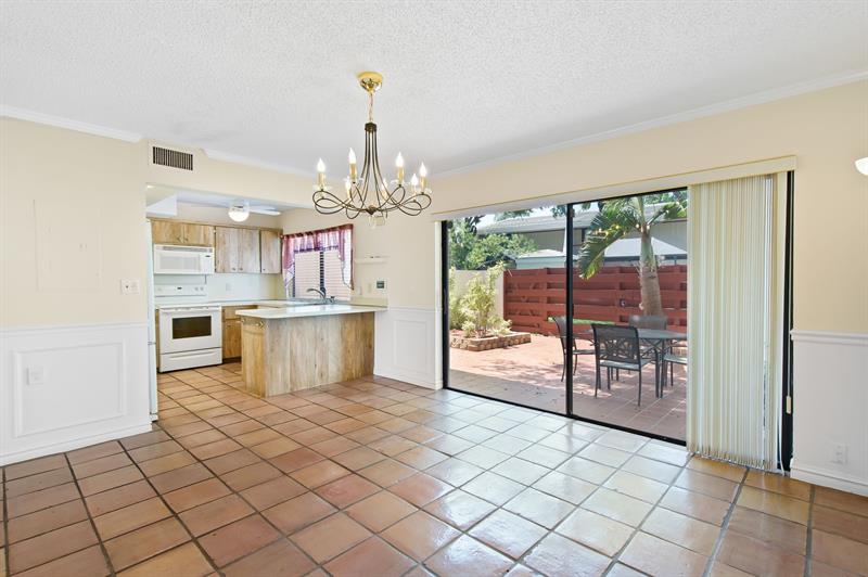 Image 7 of 25 For 3012 Willow Ln  263