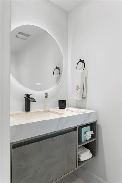 Image 21 of 28 For 3535 Ocean Dr  402
