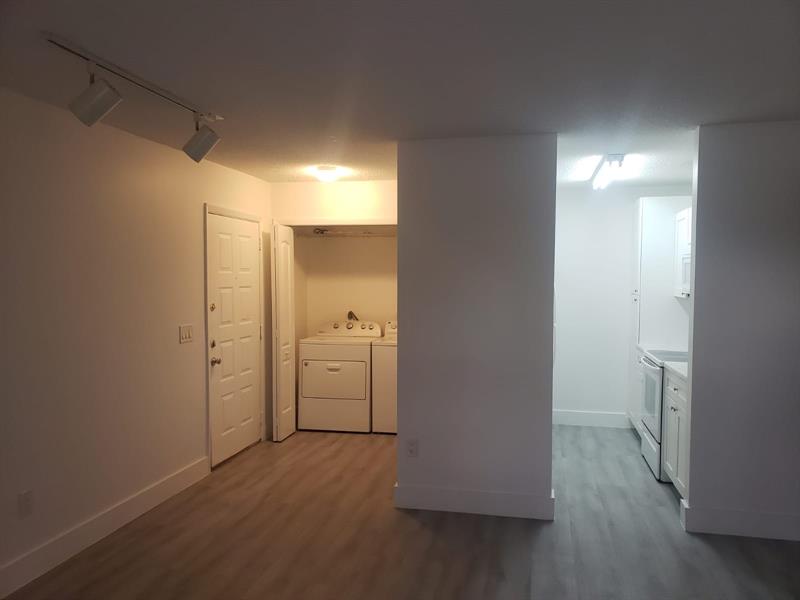 Image 4 of 13 For 4561 Mcnab Rd  17