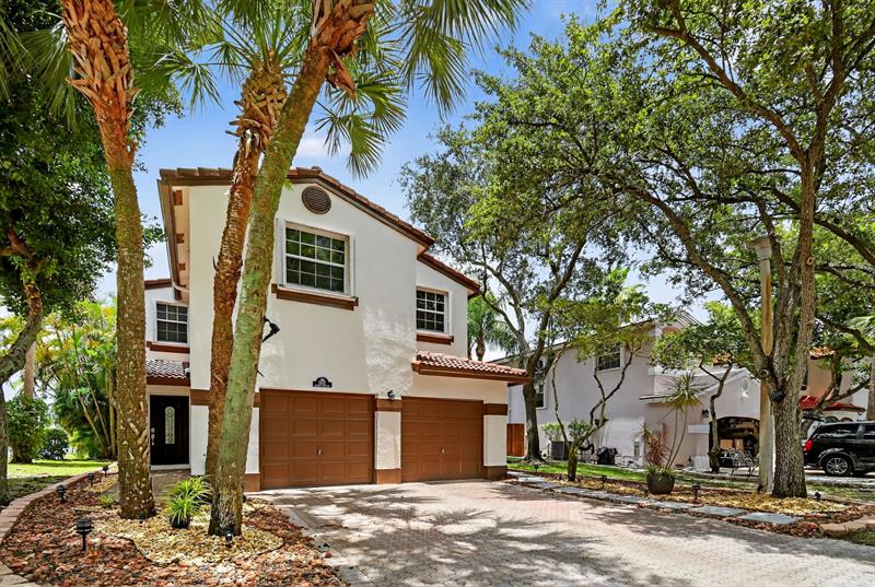 Details for 9861 Fairway Cove Ln, Plantation, FL 33324