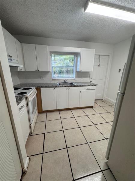 Image 4 of 11 For 10551 45th St  2