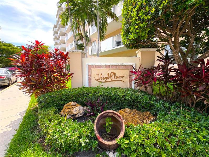 Details for 1455 Treasure Dr  3b, North Bay Village, FL 33141