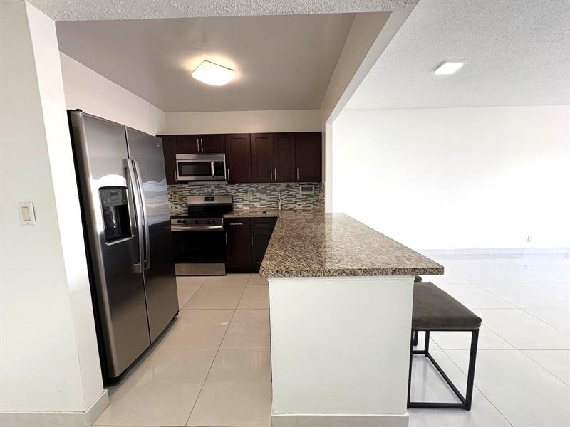 Image 11 of 34 For 1455 Treasure Dr  3b