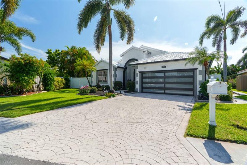 Image 8 of 39 For 3262 22nd Ave