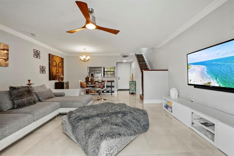 Details for 11652 11th St, Pembroke Pines, FL 33026