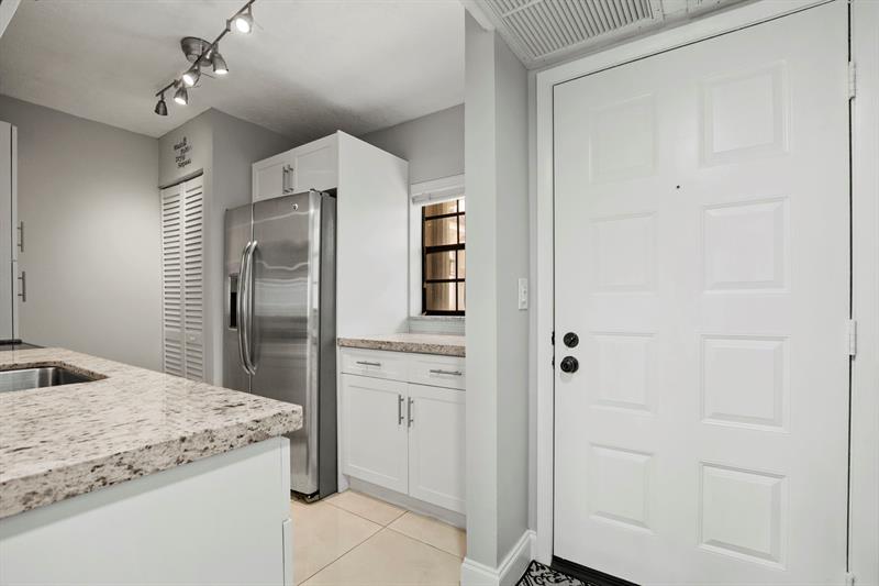 Image 3 of 24 For 11652 11th St