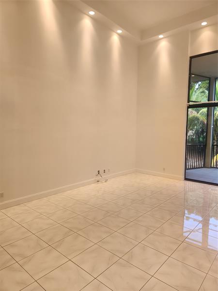 Details for 20347 West Country Club Drive  Th 15, Aventura, FL 33180